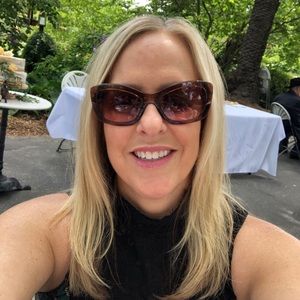 Meet your Posher, Jennifer